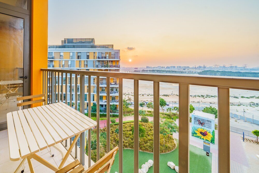 Дубай: Guests and Cohost - Contemporary Apartment With Wide City Views