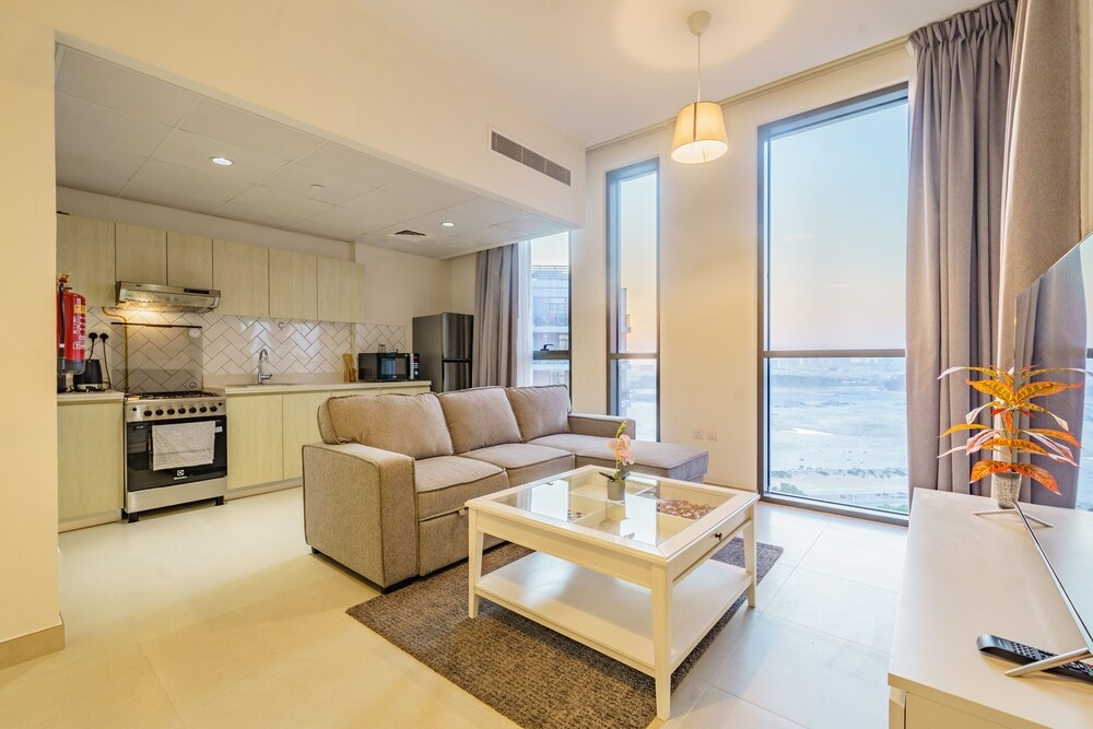 Дубай: Guests and Cohost - Contemporary Apartment With Wide City Views