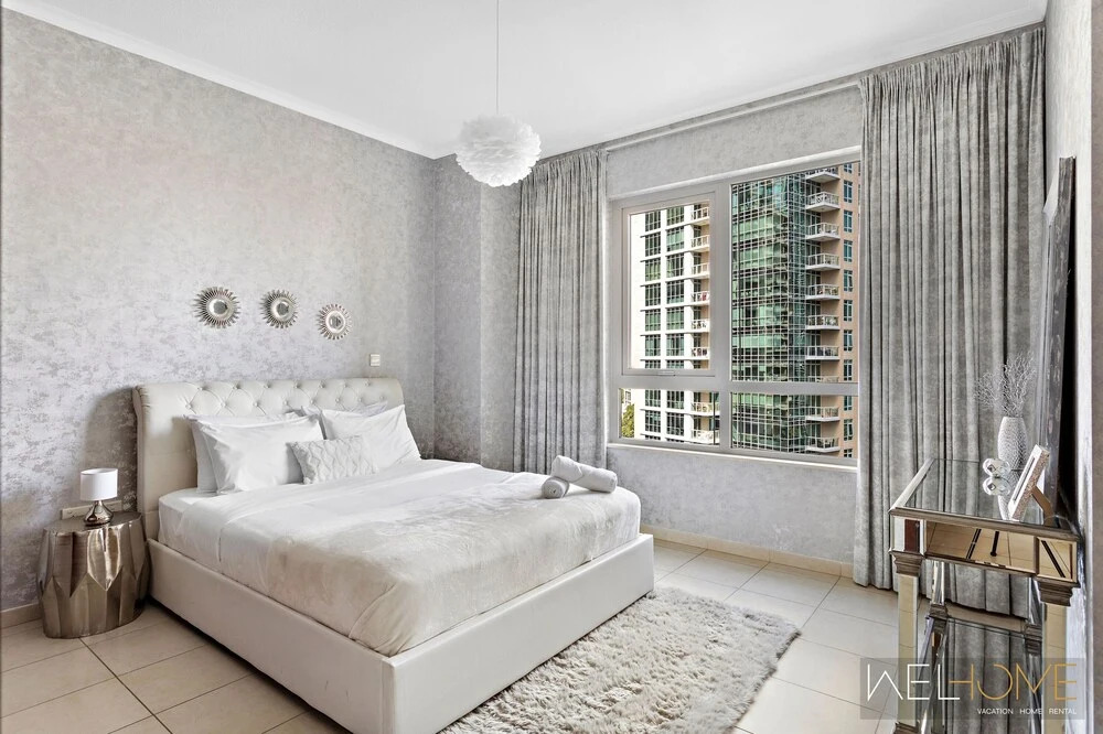 Дубай: WelHome - Luxurious apartment with Burj Khalifa views