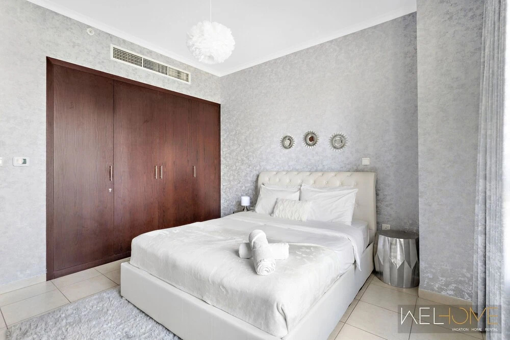 Дубай: WelHome - Luxurious apartment with Burj Khalifa views