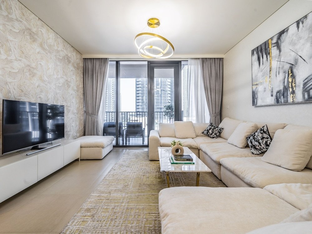 Дубай: Guests and Cohost - Downtown Spacious and Elegant Condo With Balcony