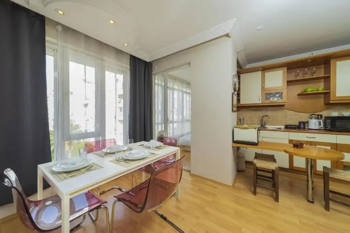 Анталья: Cozy Flat With Balcony Close to Konyaalti Beach