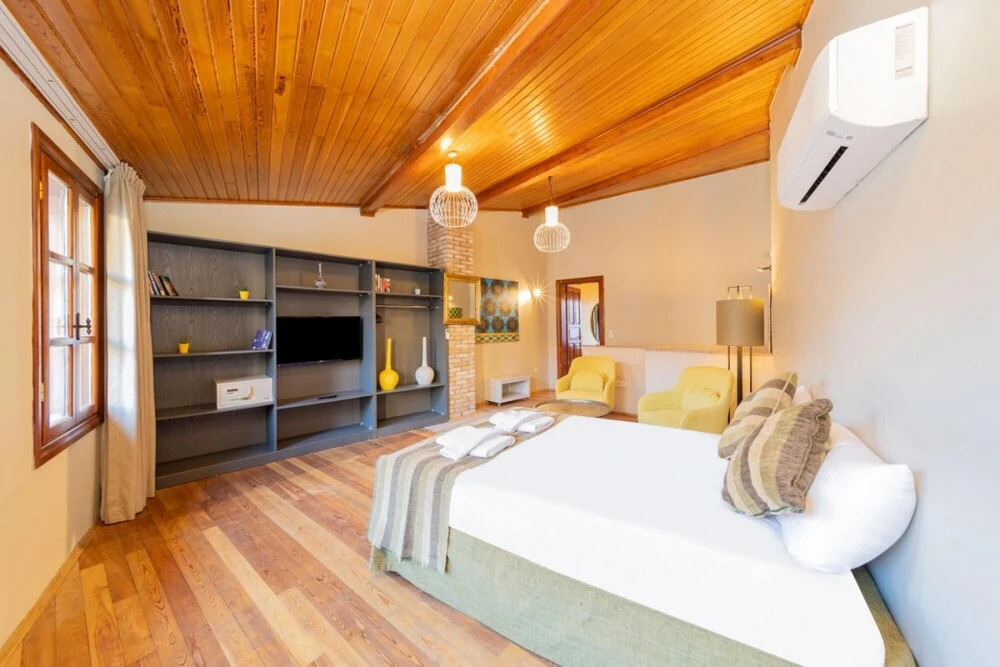 Mesmerizing Hotel Room Near Hadrian s Gate — фото 6