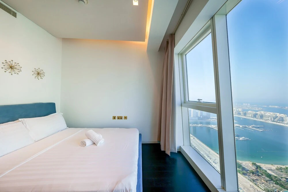 Дубай: Tanin - Stunning Fendi Apt for 8 Facing Palm Jumeirah