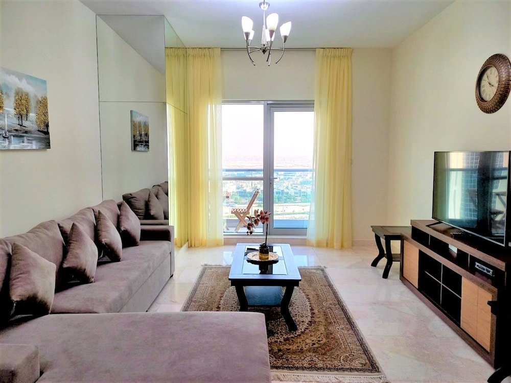 Дубай: Supreme 2bedroom With Balcony in Business Bay