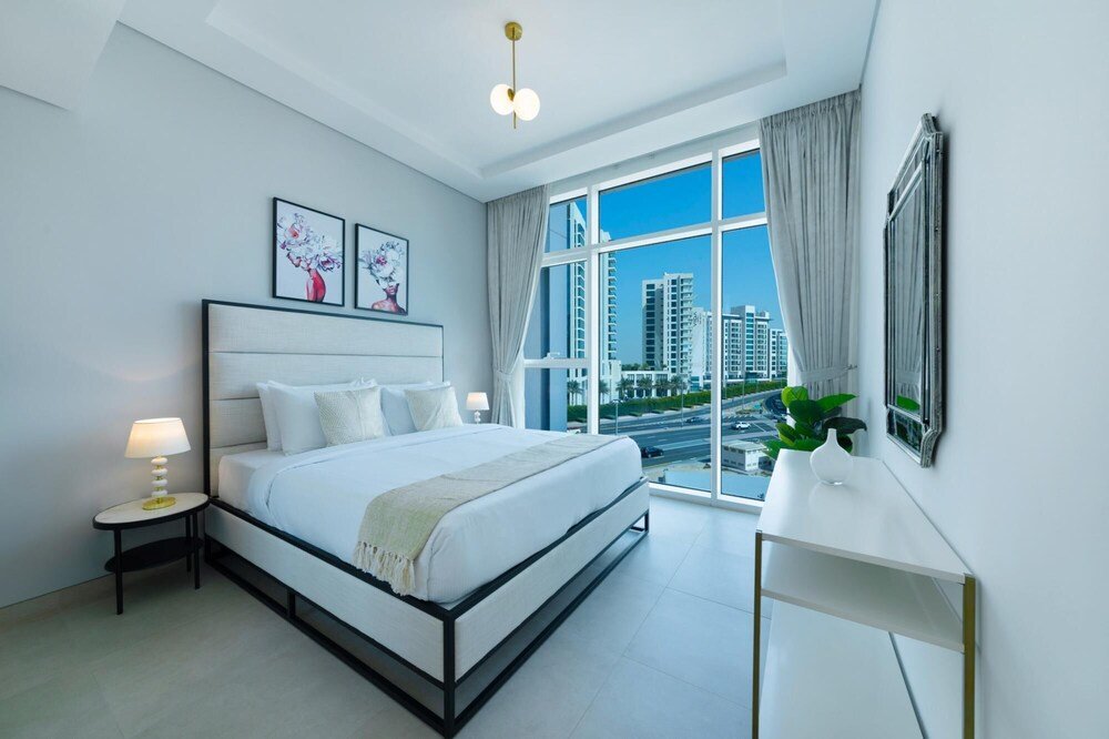 Urban Resort w Golf Course Views Close to Beach — фото 2