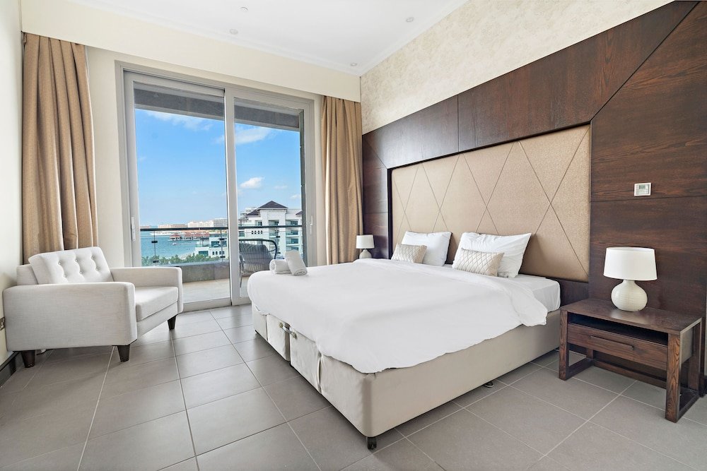 Дубай: WelHome - Deluxe Apartment With Panoramic Sea Views