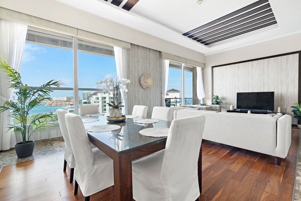Дубай: WelHome - Deluxe Apartment With Panoramic Sea Views