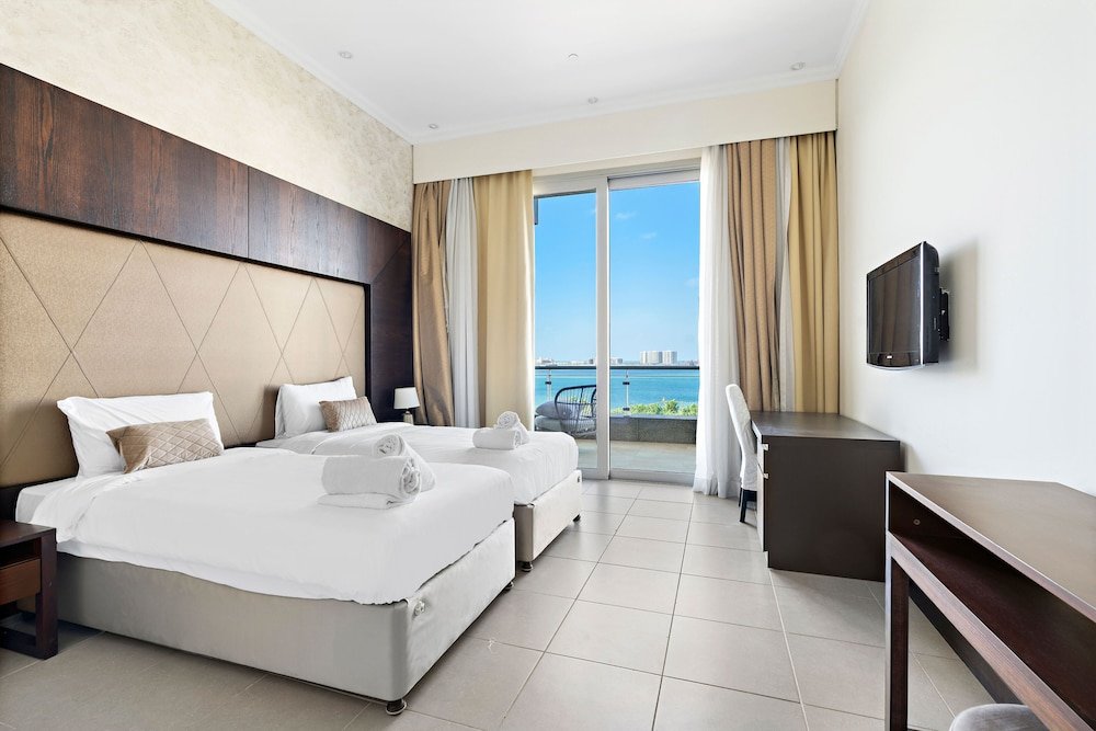 Дубай: WelHome - Deluxe Apartment With Panoramic Sea Views