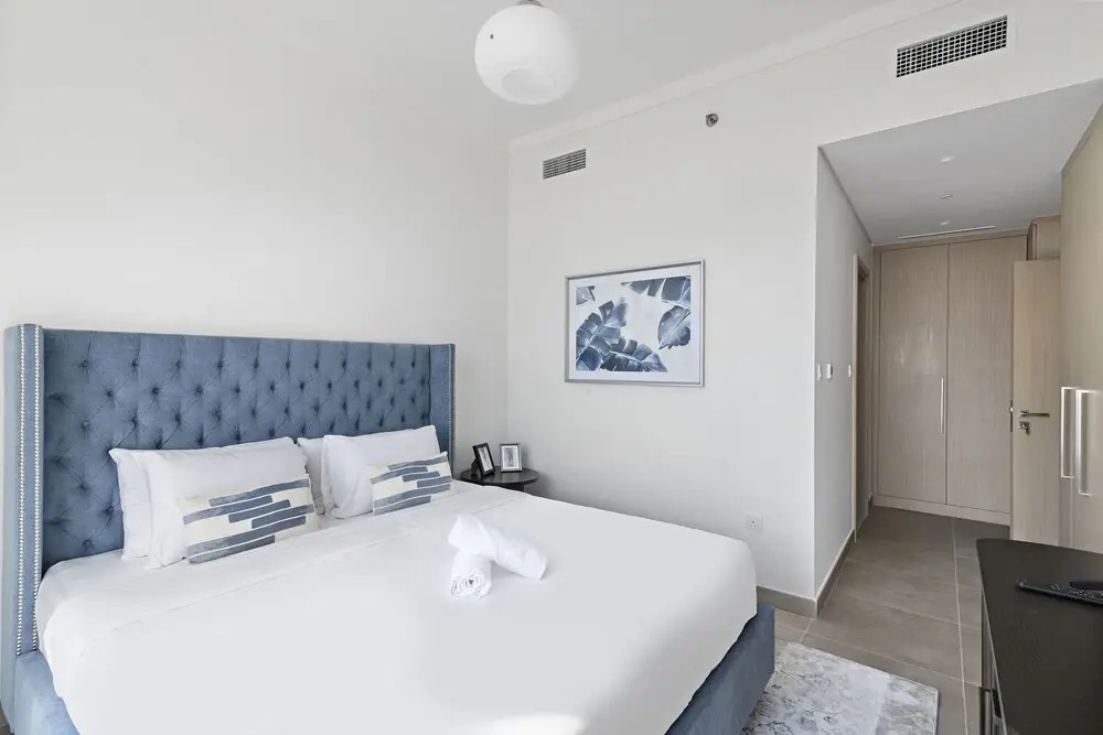 Дубай: WelHome - Stylish Condo With Cityscape View in Creek Harbour