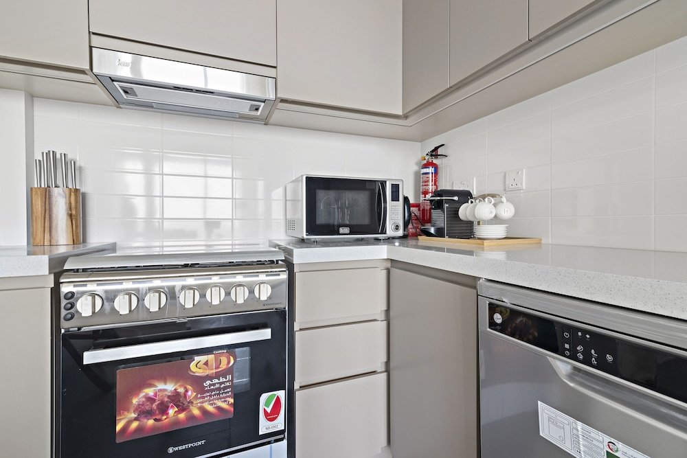 Дубай: WelHome - Stylish Condo With Cityscape View in Creek Harbour