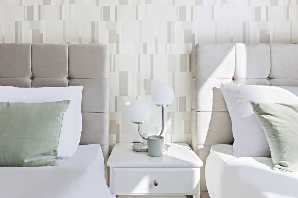 Дубай: WelHome - Stylish Condo With Cityscape View in Creek Harbour