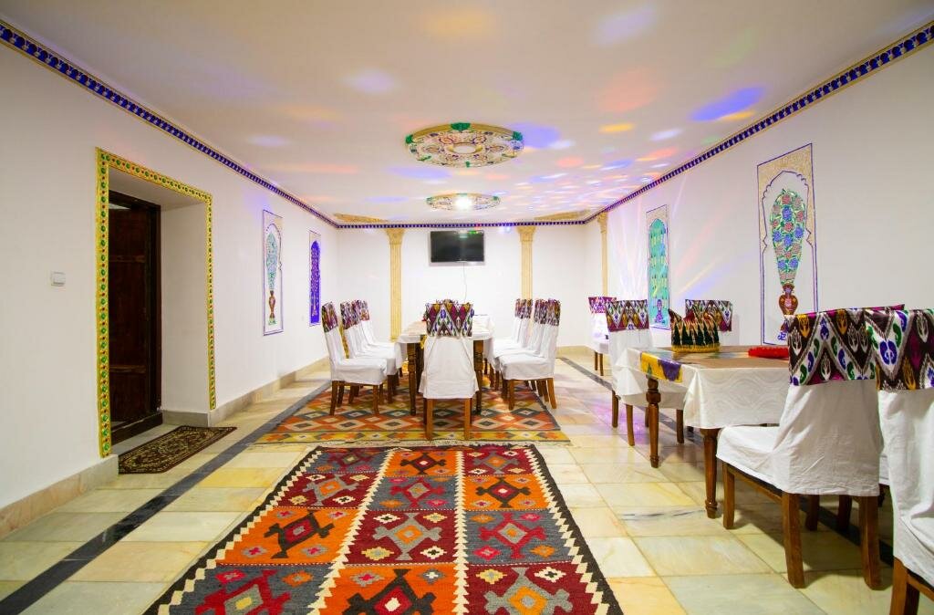 Бухара: Hotel Zaringiz