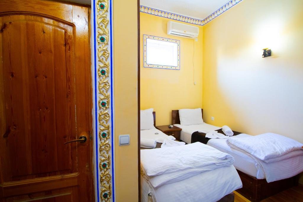 Бухара: Hotel Zaringiz
