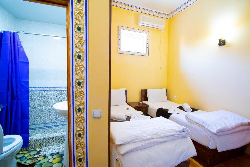 Бухара: Hotel Zaringiz