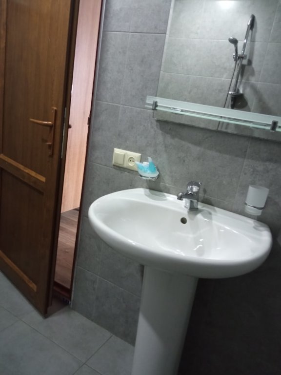 Бакурианский Андезит: Hotel Laguna