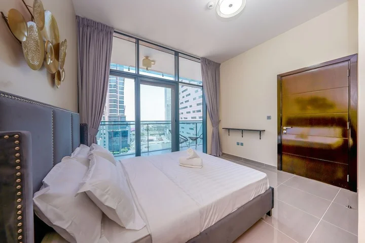 Дубай: Tanin - Unique Modern Apt with Stunning Canal View