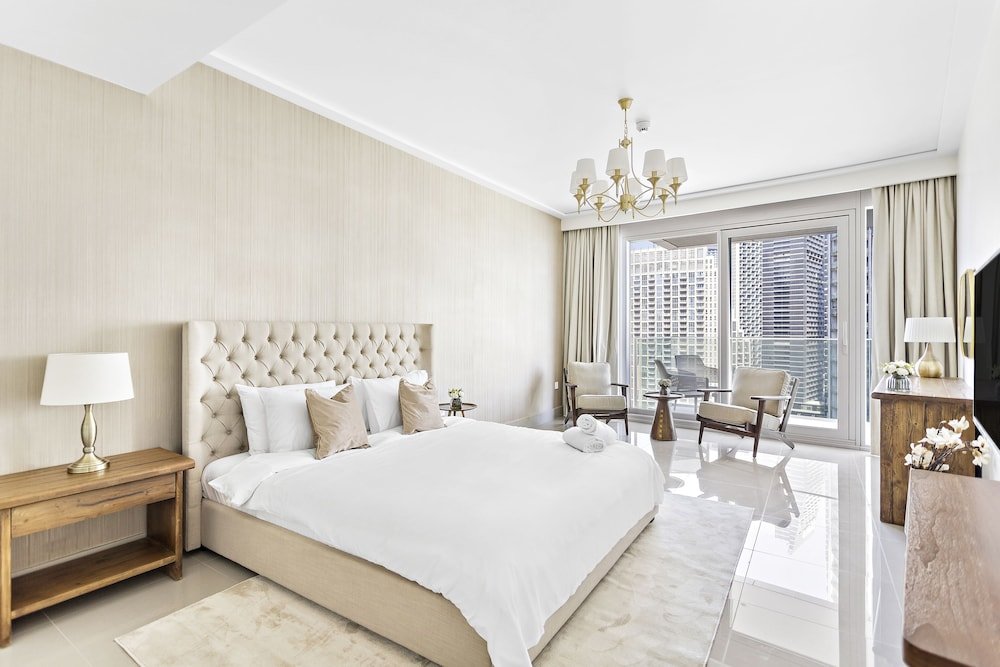 Дубай: WelHome - Luxury Apartment Facing Burj Khalifa With Terrace