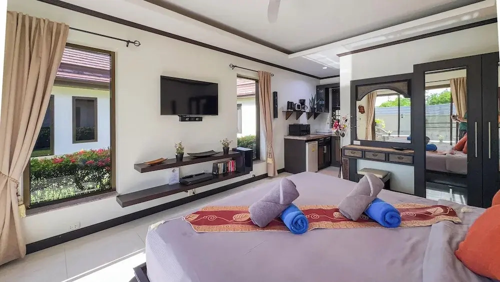 Муанг: Garden bungalows 4br with private pool