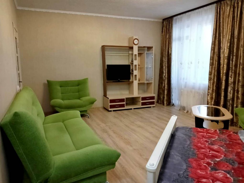 Квартира большая у ТЦ Крейсер, 33 квартиры — фото 1