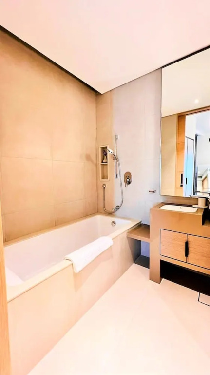 Дубай: Stunning Apartment at The Address Jumeirah Beach