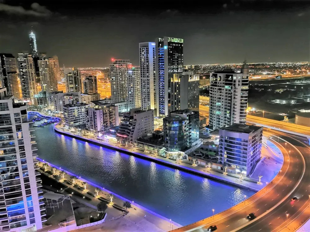 Дубай: Stunning Apartment at The Address Jumeirah Beach