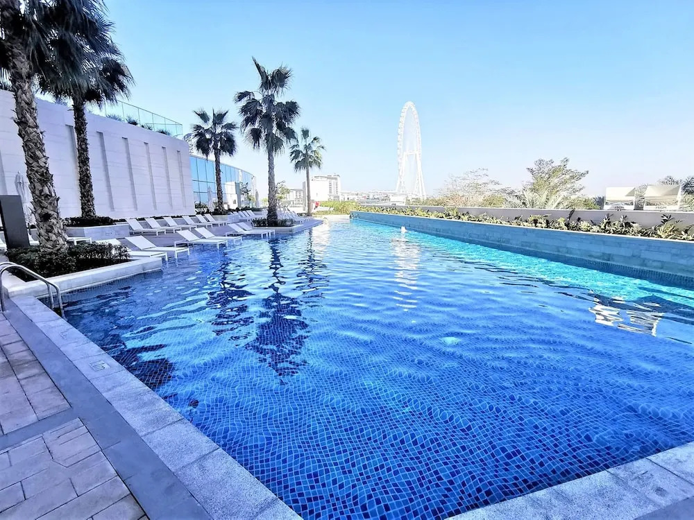 Дубай: Stunning Apartment at The Address Jumeirah Beach