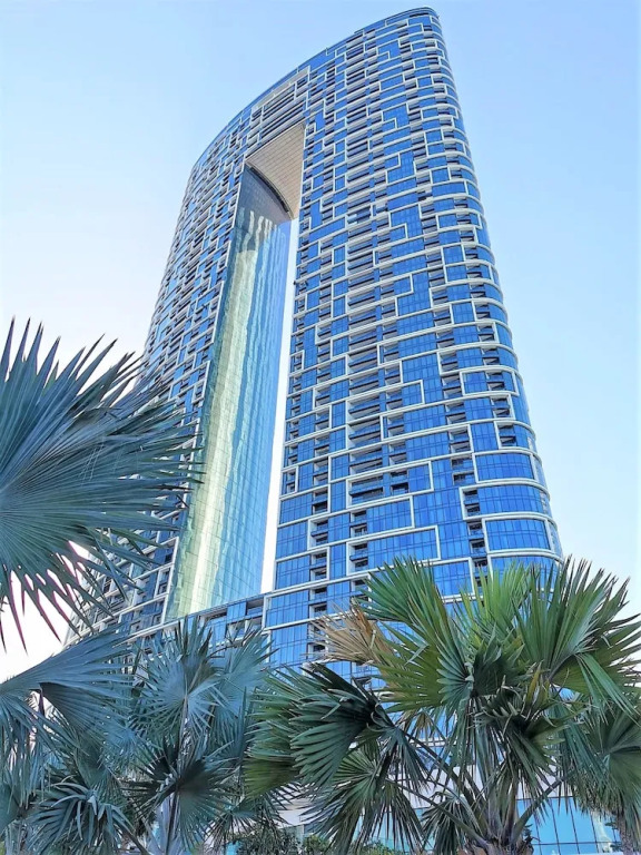 Дубай: Stunning Apartment at The Address Jumeirah Beach