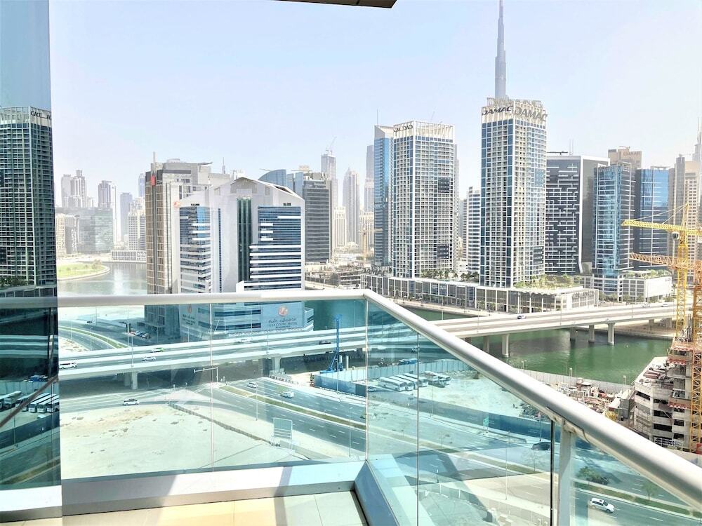 Дубай: Wonderful Stay in the Heart of Business Bay