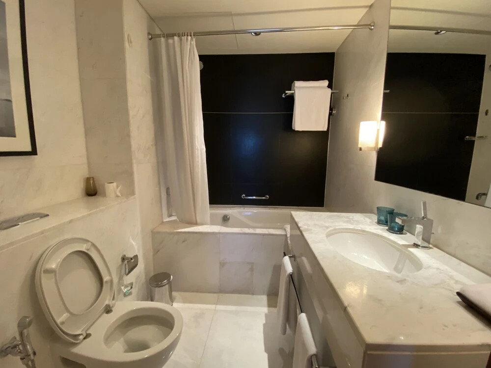 Дубай: SuperHost - Glamorous Apt with Terrace Overlooking Skyline I Address Dubai Mall