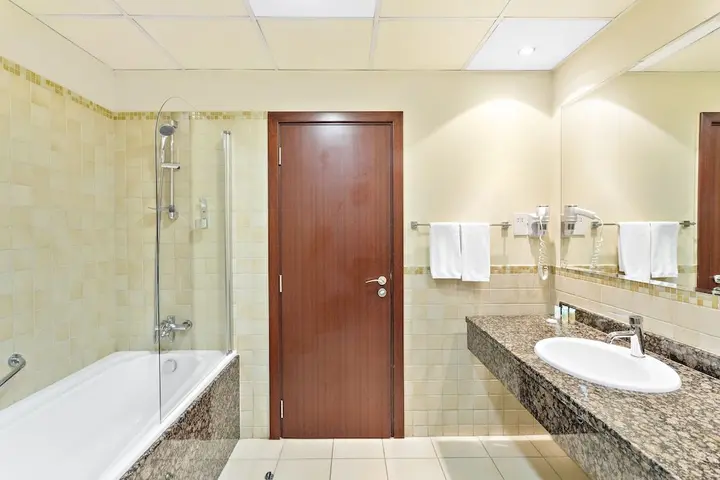 Дубай: WelHome - Waterfront Family-Size Apt With JBR Beach Access