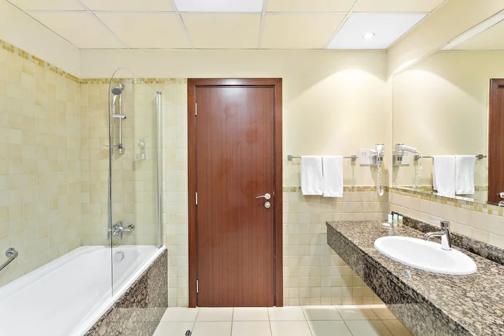Дубай: WelHome - Waterfront Family-Size Apt With JBR Beach Access