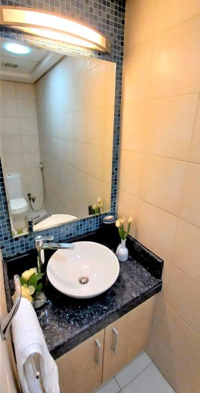Дубай: Spacious & Chic 1 bedroom with balcony in Palm