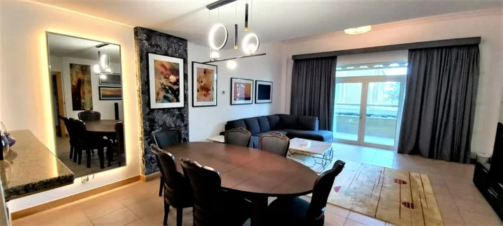 Дубай: Spacious & Chic 1 bedroom with balcony in Palm