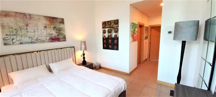 Дубай: Spacious & Chic 1 bedroom with balcony in Palm