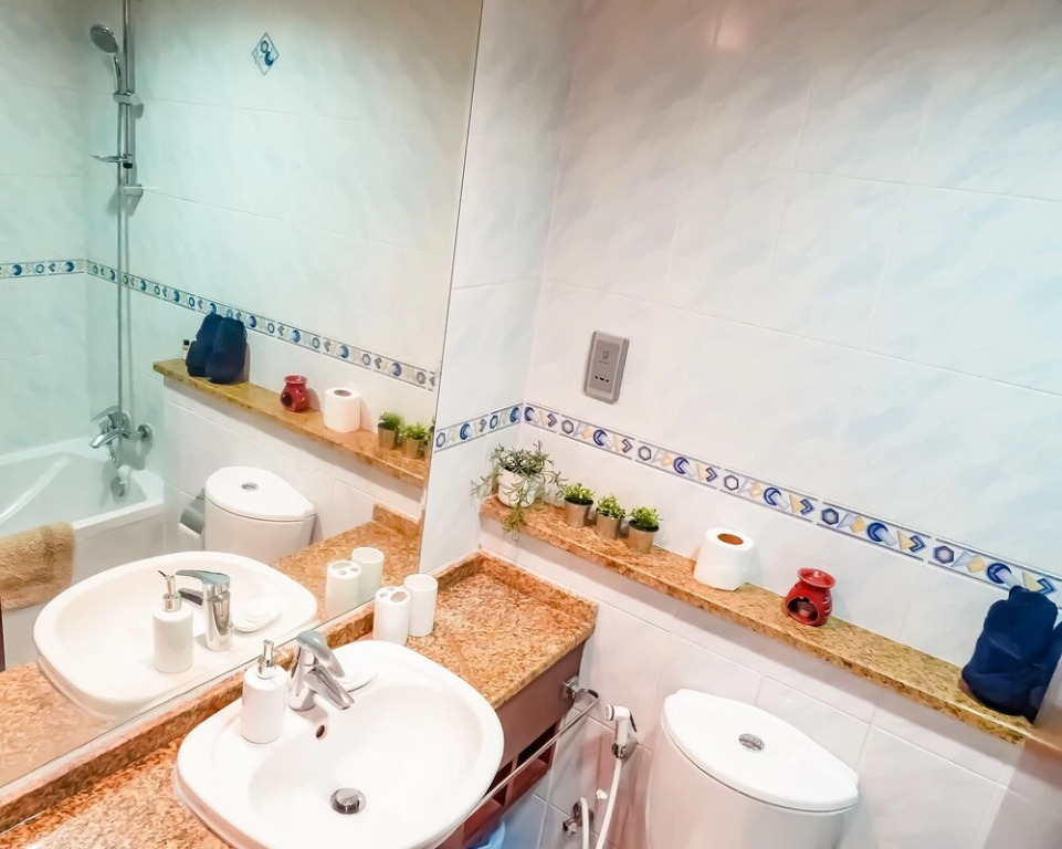 Дубай: Whitesage - Luxurious Studio in JLT With City Skyline View