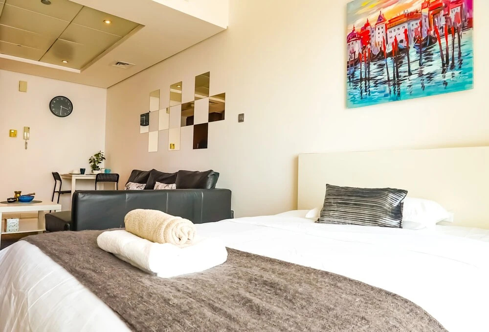Дубай: Whitesage - Luxurious Studio in JLT With City Skyline View