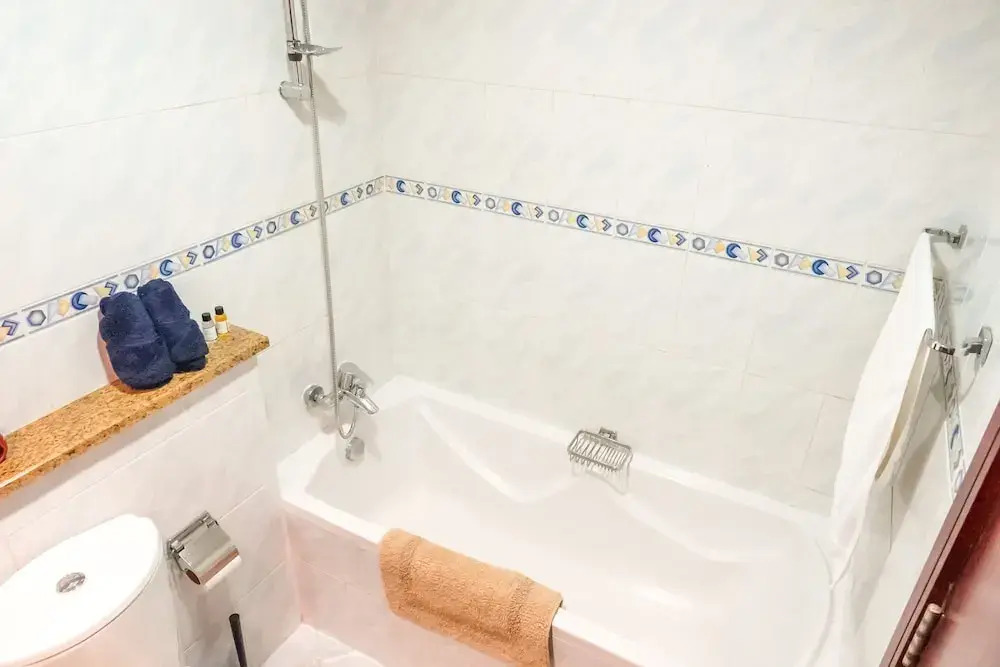 Дубай: Whitesage - Luxurious Studio in JLT With City Skyline View