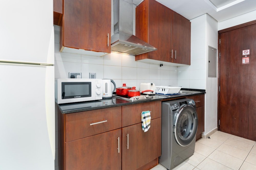 Дубай: Whitesage - Luxurious Studio in JLT With City Skyline View