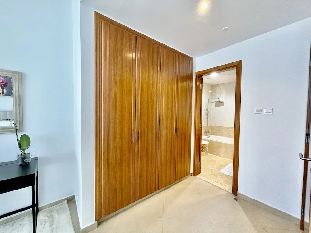 Дубай: Stunning Apartment at Dora Bay Dubai Marina