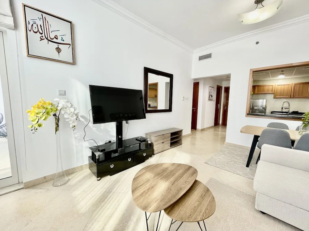 Дубай: Stunning Apartment at Dora Bay Dubai Marina