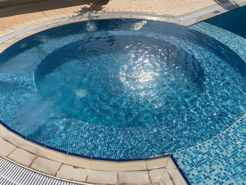 Дубай: Stunning Apartment at Dora Bay Dubai Marina