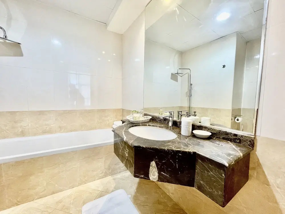 Дубай: Stunning Apartment at Dora Bay Dubai Marina