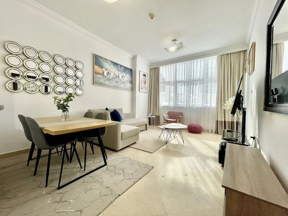 Дубай: Stunning Apartment at Dora Bay Dubai Marina
