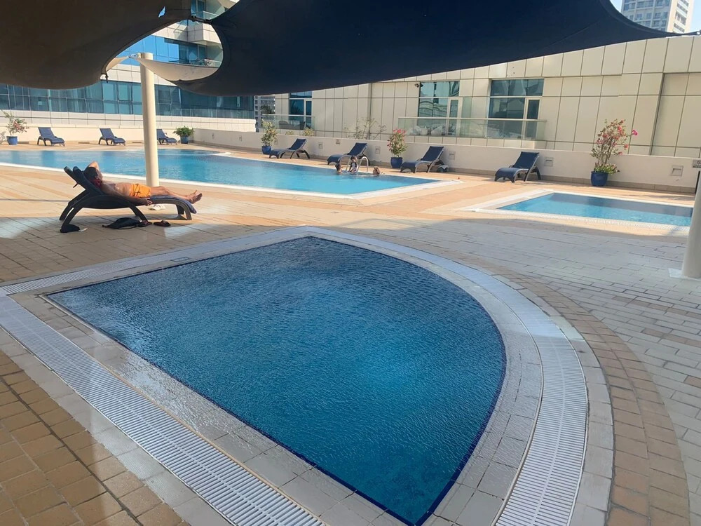 Дубай: Stunning Apartment at Dora Bay Dubai Marina