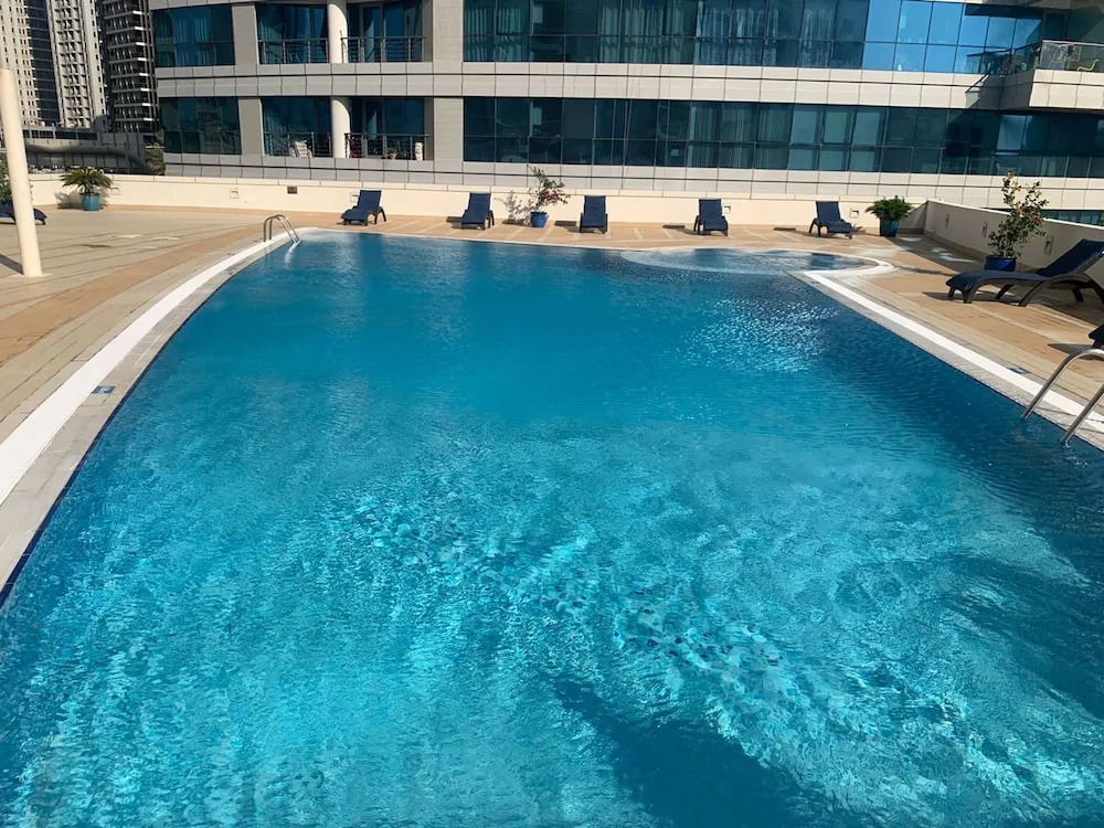 Дубай: Stunning Apartment at Dora Bay Dubai Marina