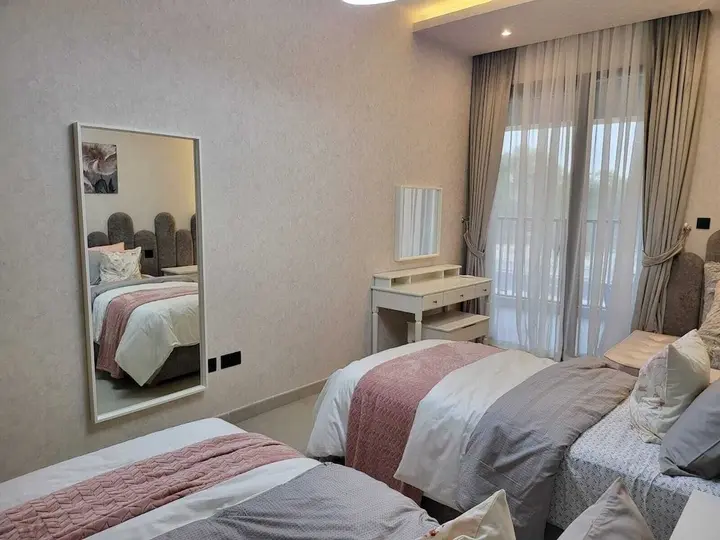 Дубай: Апартаменты Mirdif Hills Apartaments