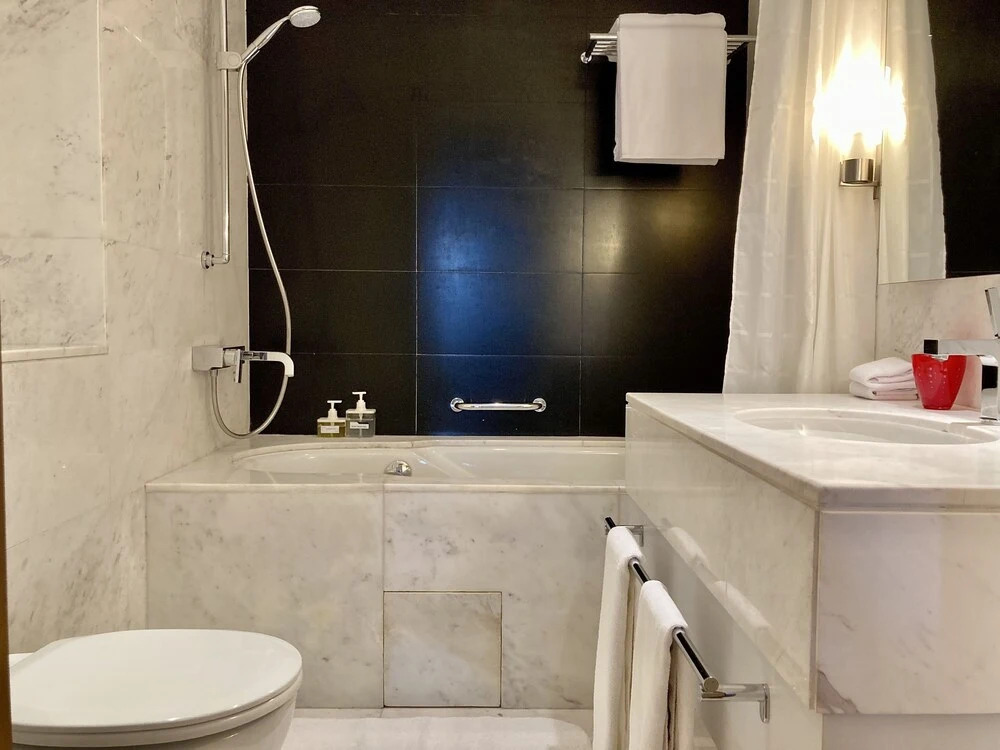 Дубай: SuperHost - Fabulous Apartment, Minute to The Dubai Mall | Address Dubai Mall