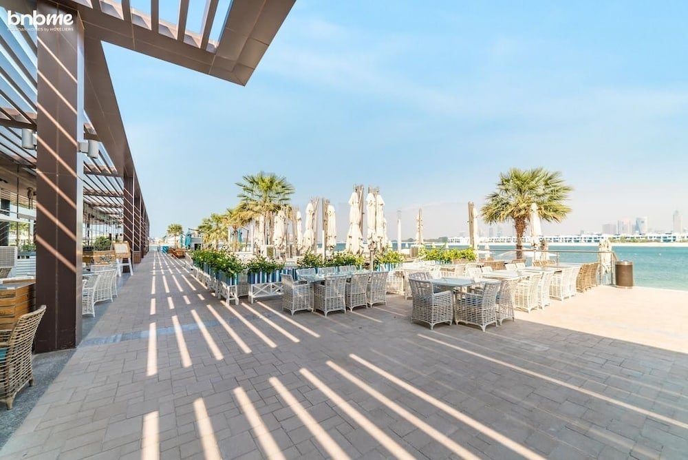 Дубай: Luxurious Apt In The Palms Sea View Bnbmehomes