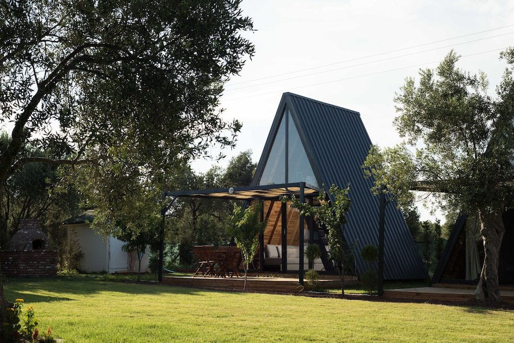 Айвалык: Byelka Bungalov